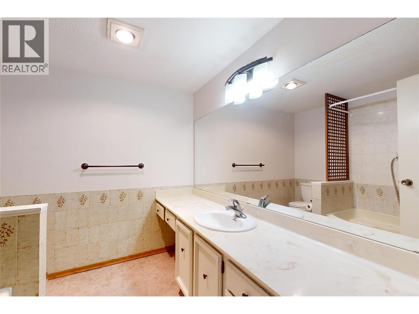 1075 Bernard Avenue Unit# 114, Kelowna