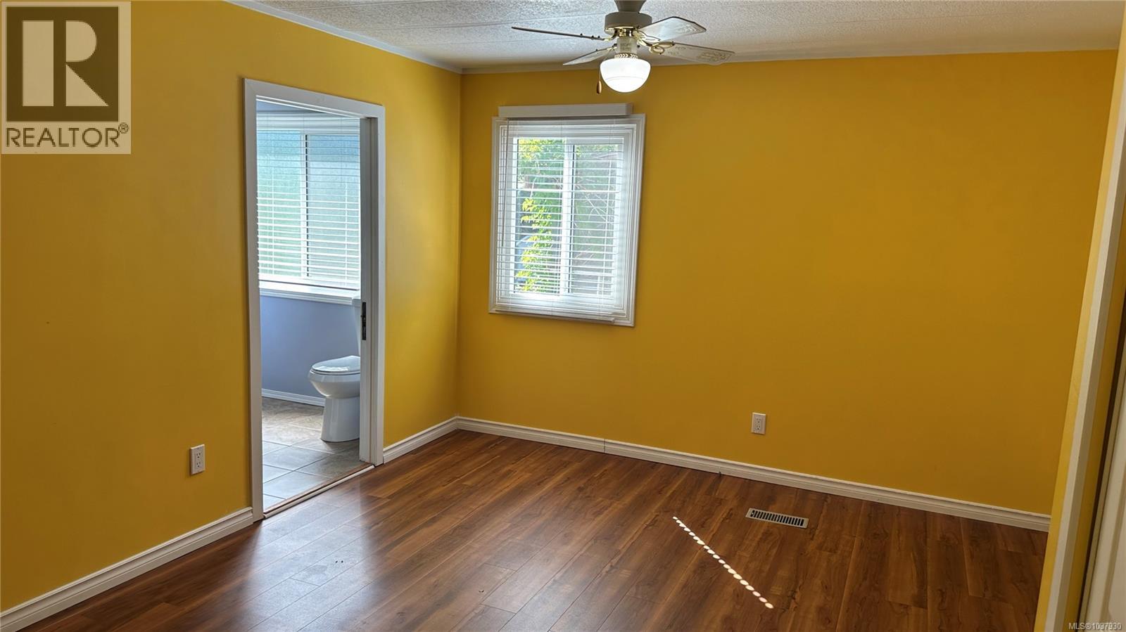 #4 5838 Blythwood Rd - 26