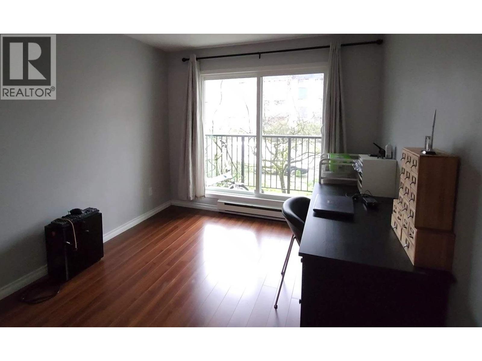1050 HOWIE AVENUE, Coquitlam