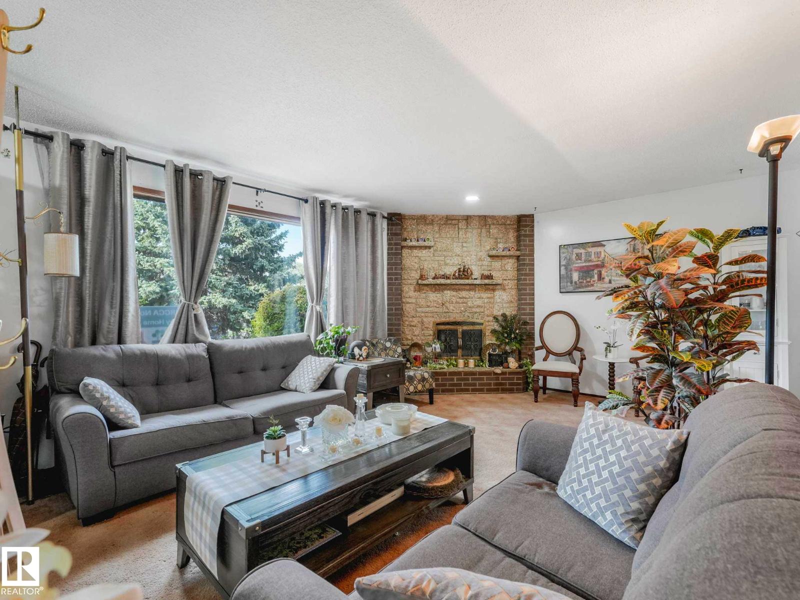 8715 41 AV NW - 10