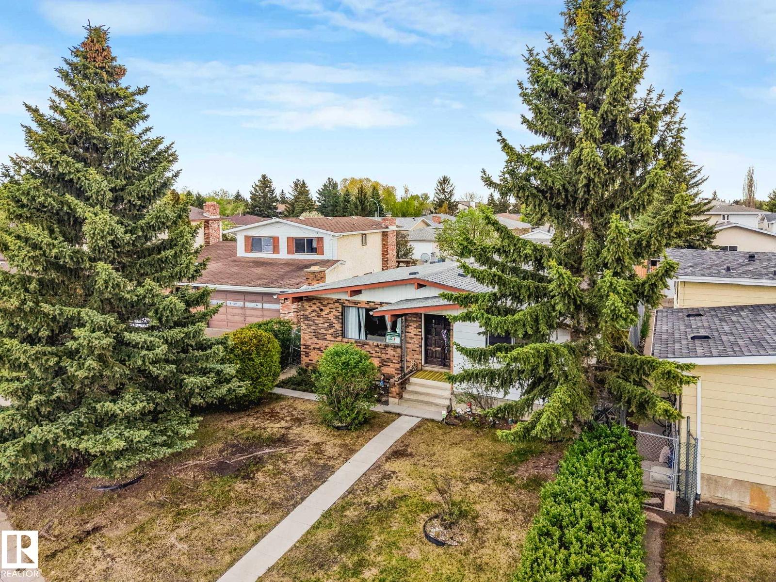 8715 41 AV NW - 5