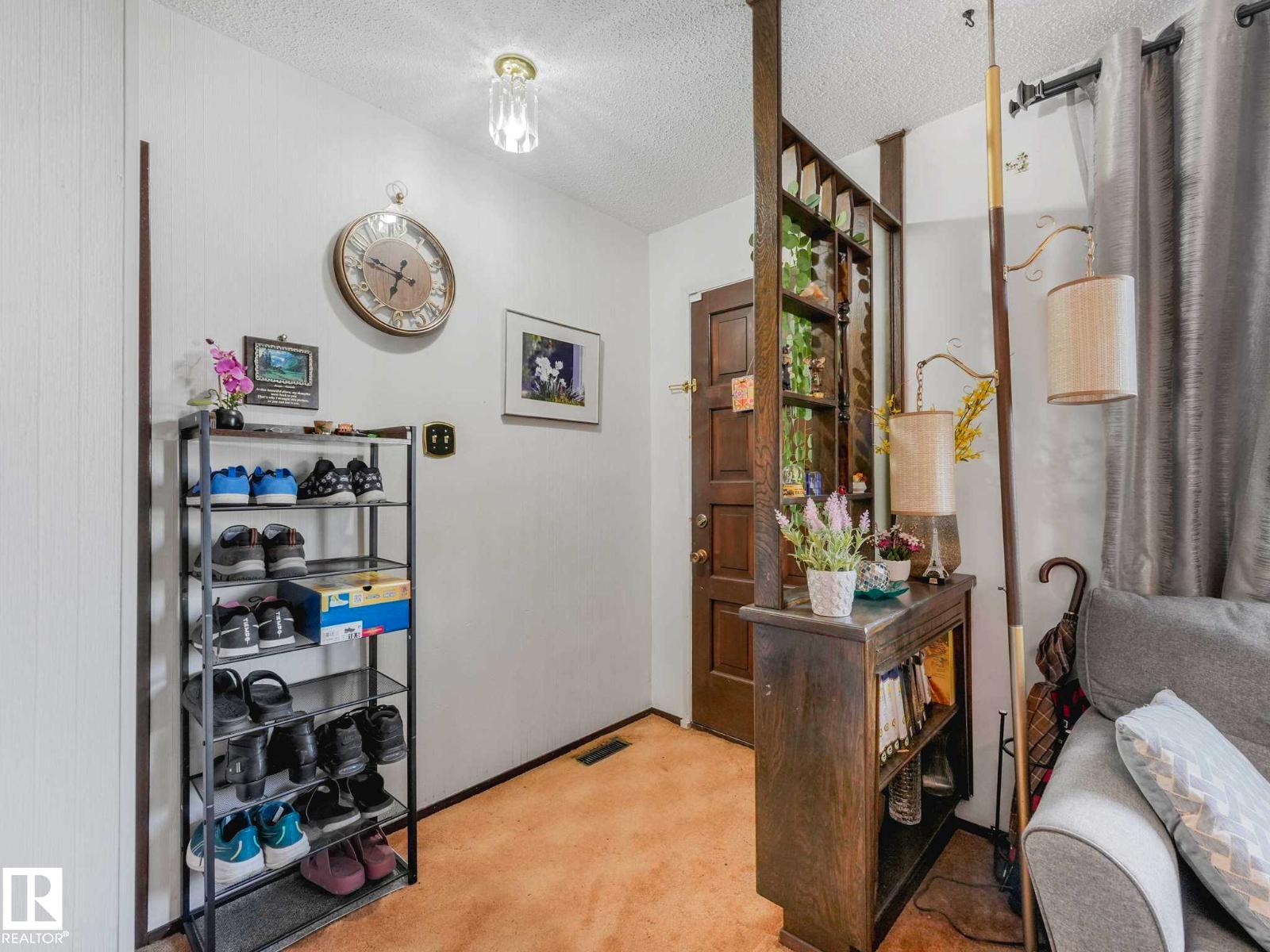 8715 41 AV NW - 7