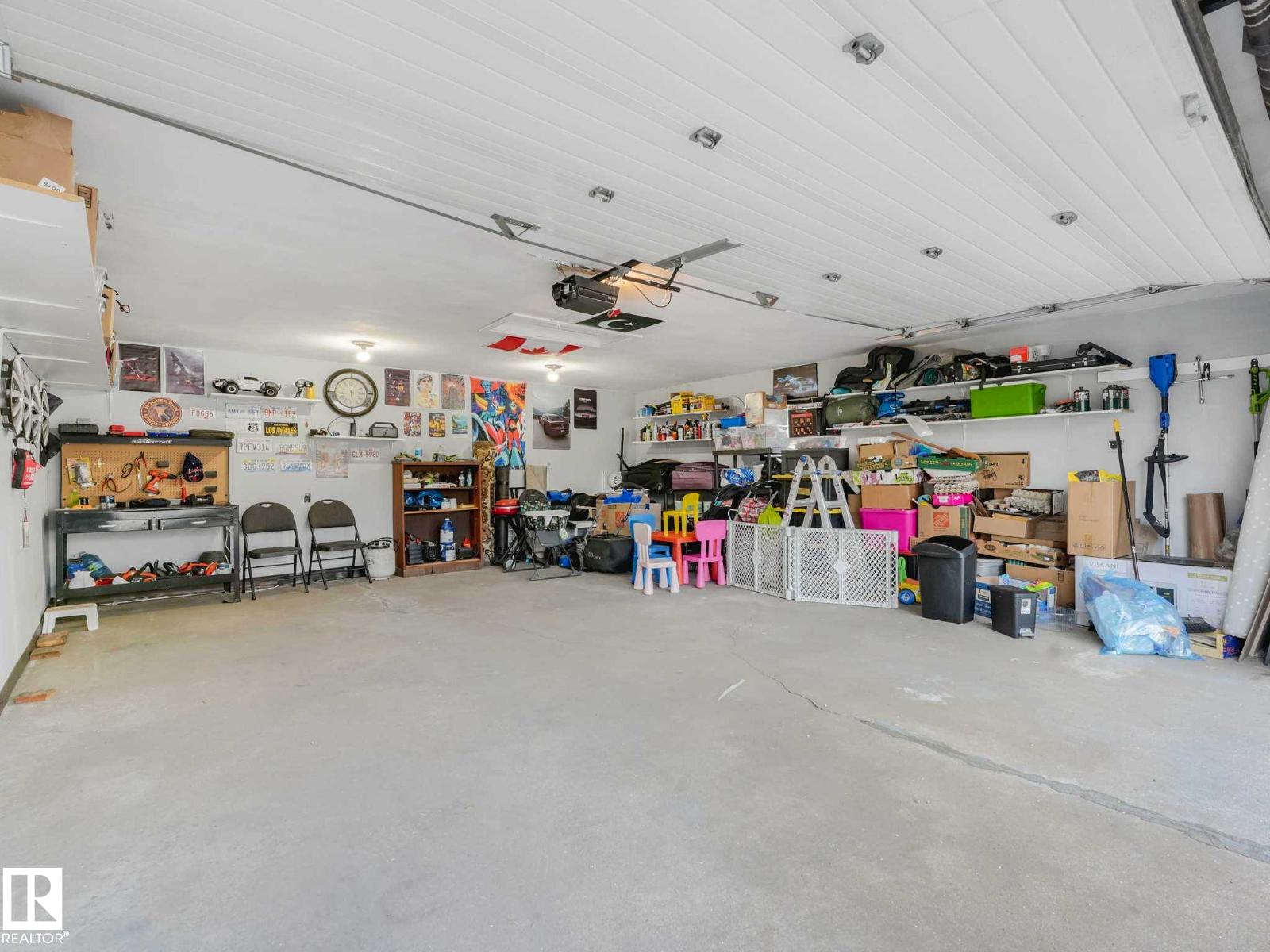 8715 41 AV NW - 59