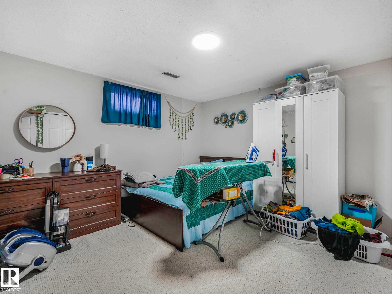8715 41 AV NW - 46
