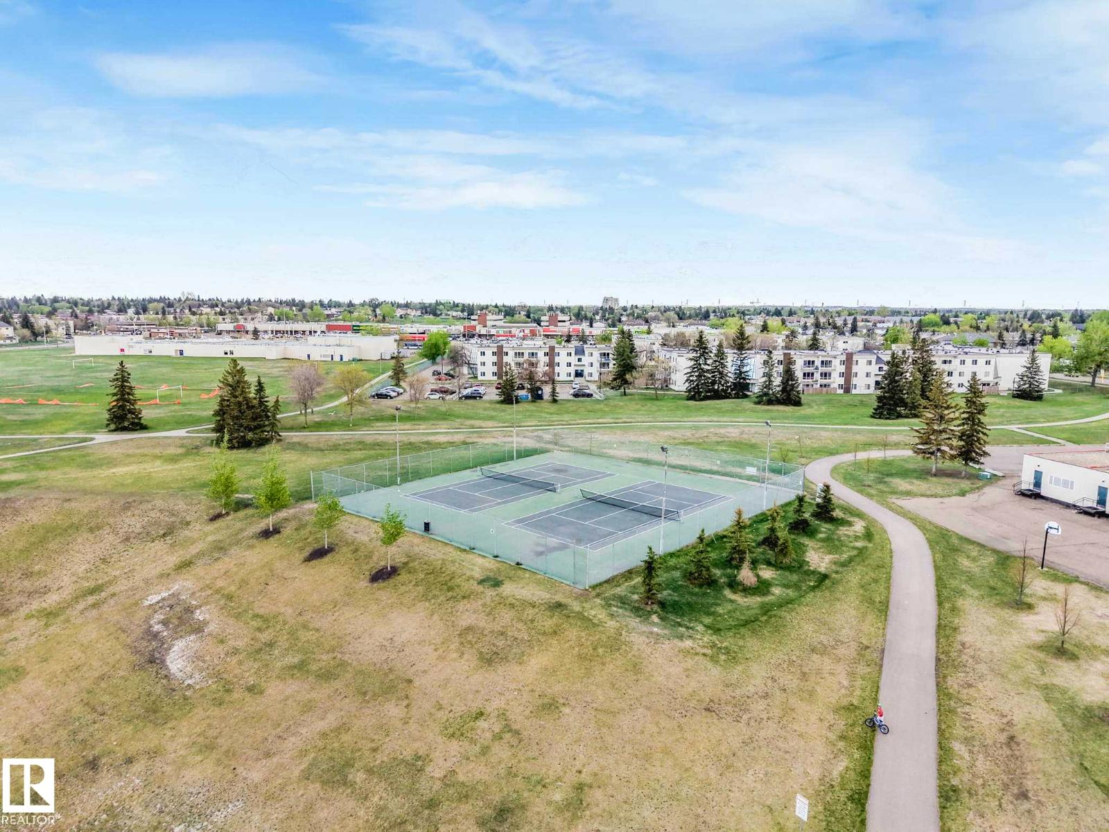 8715 41 AV NW - 68