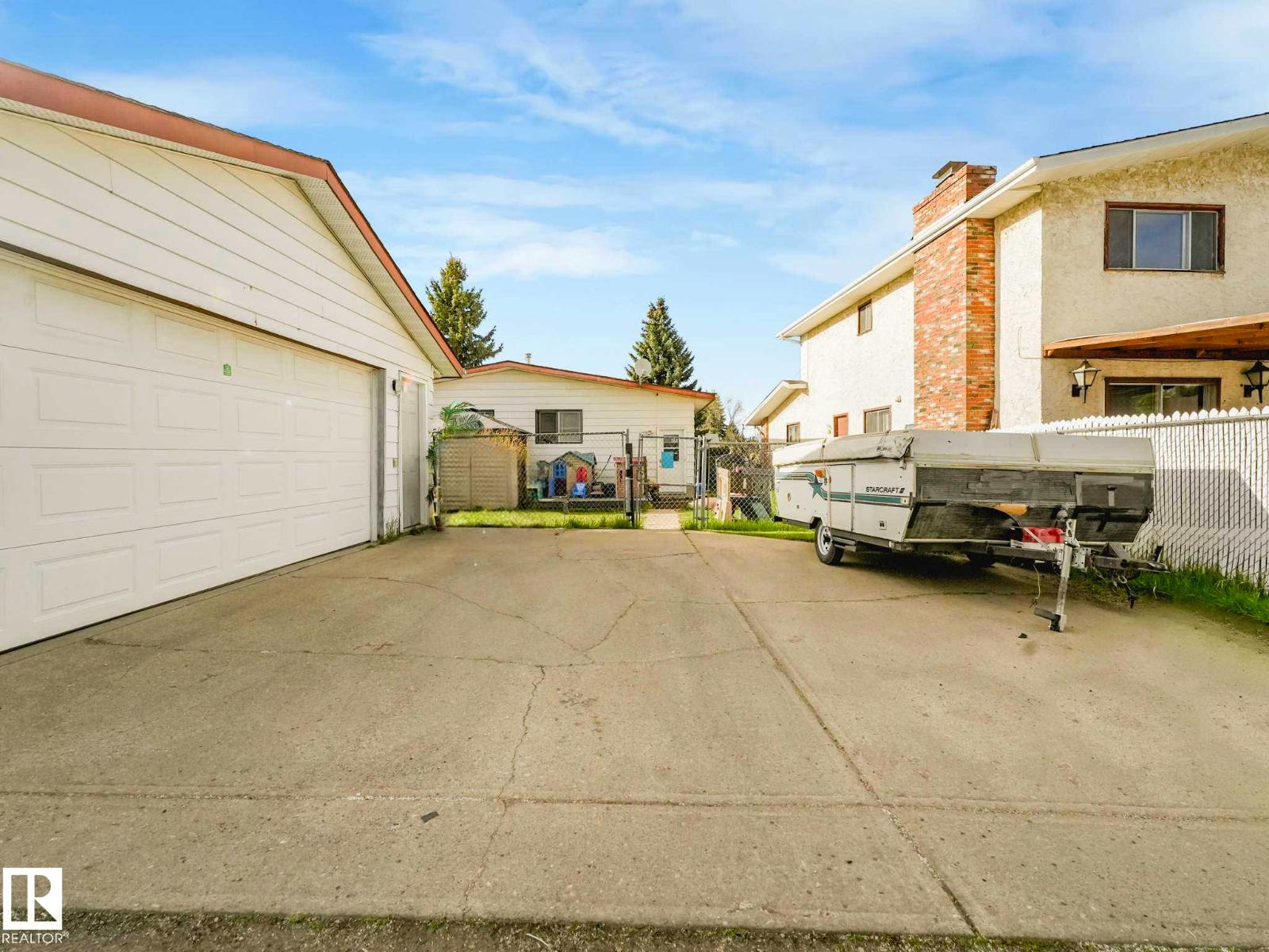 8715 41 AV NW - 58