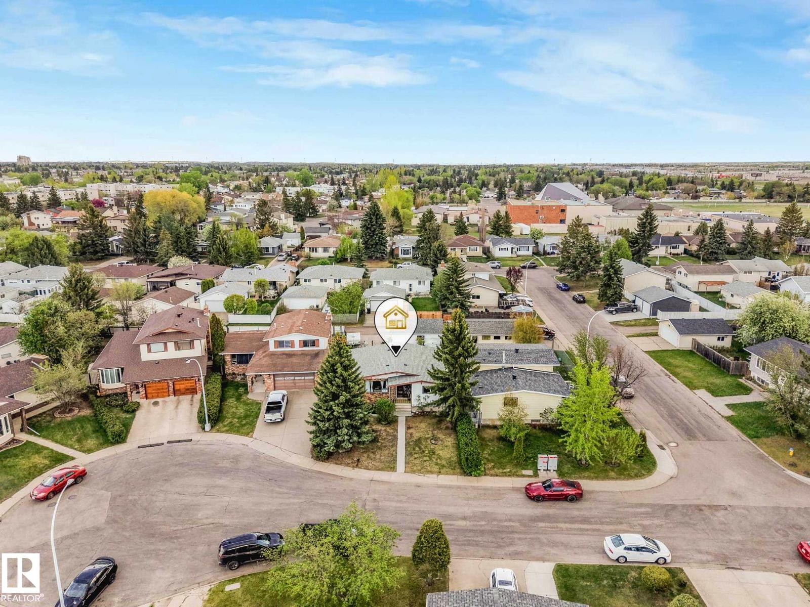 8715 41 AV NW - 63