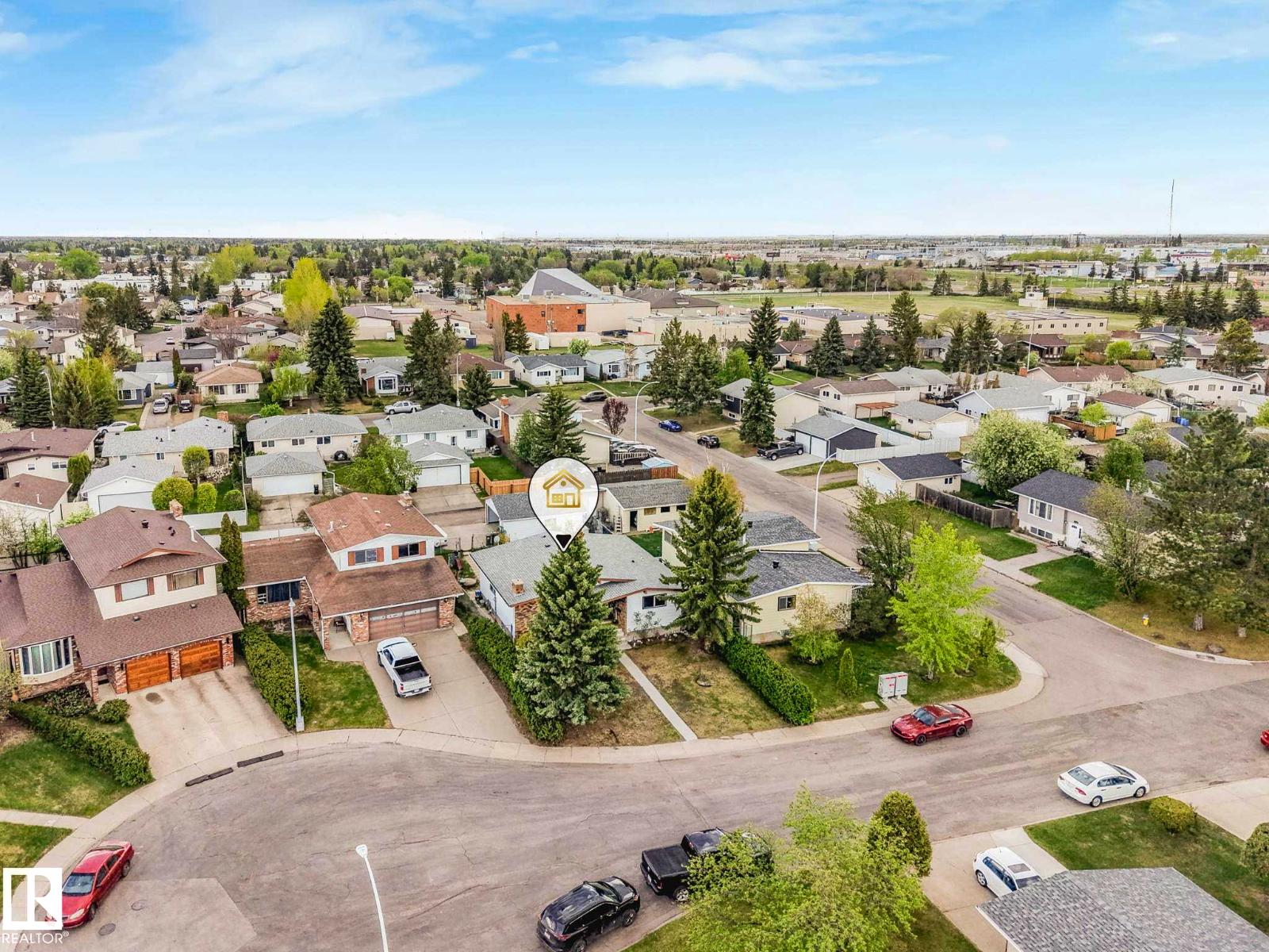 8715 41 AV NW - 70