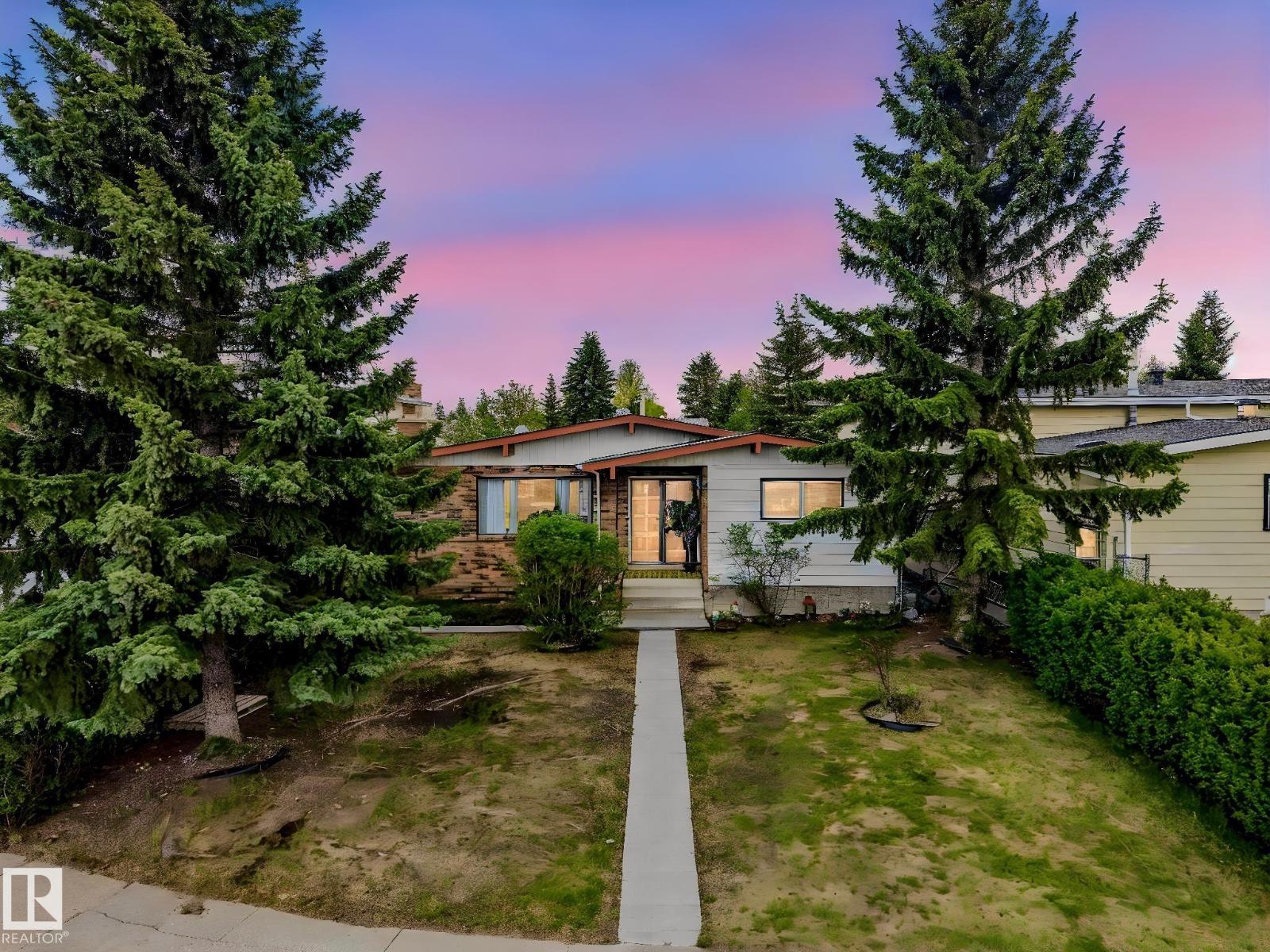 8715 41 AV NW - 75