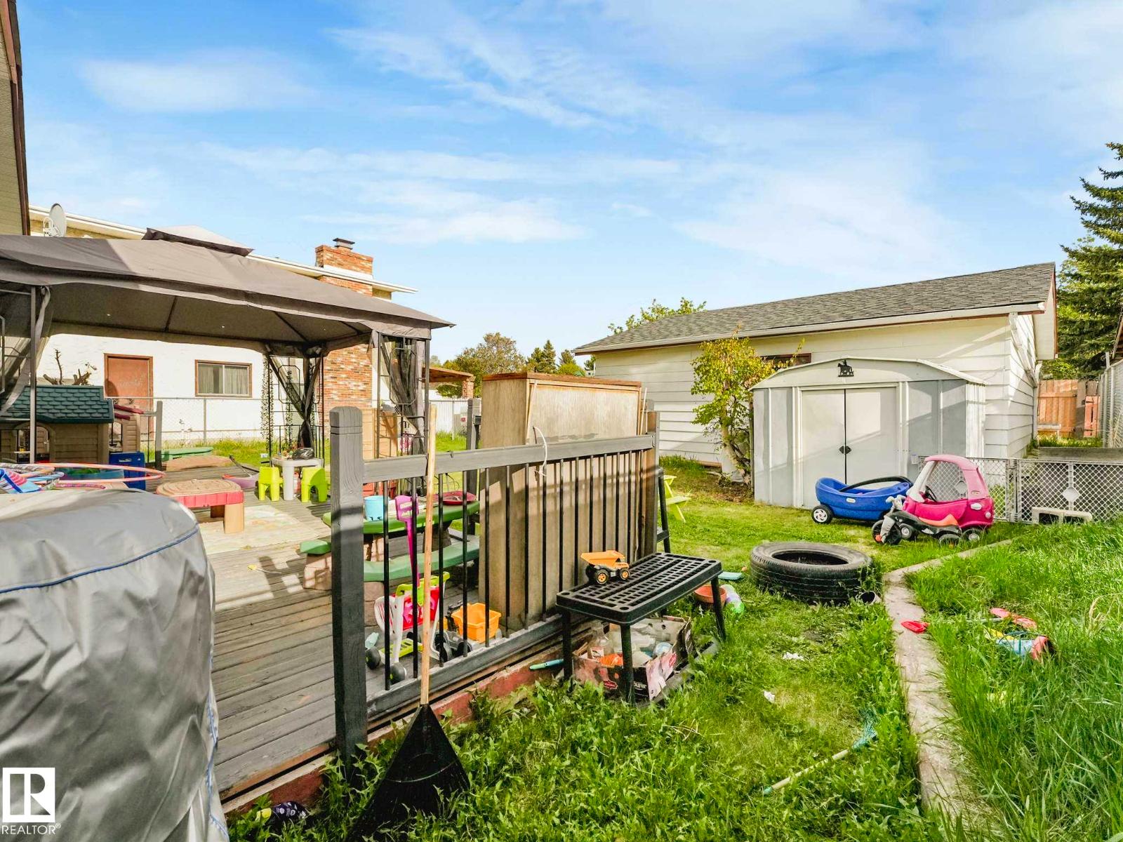 8715 41 AV NW - 56