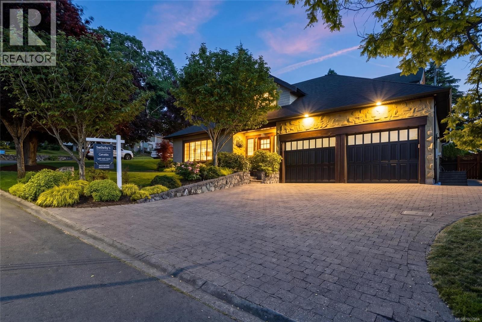 1795 Broadmead Ave - 23
