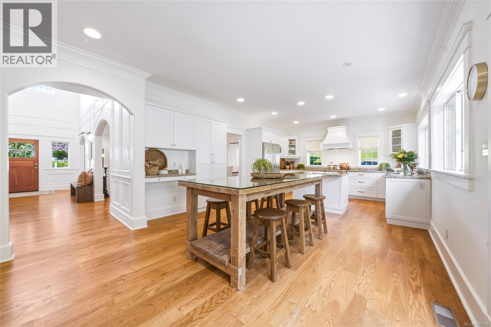 1795 Broadmead Ave, Saanich