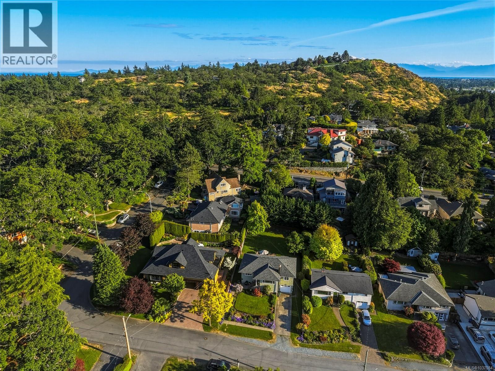 1795 Broadmead Ave, Saanich
