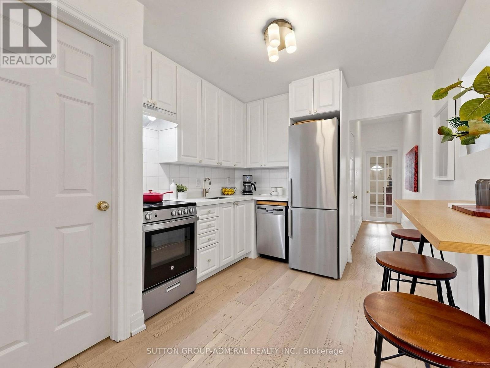 275 VICTORIA PARK AVENUE - 15