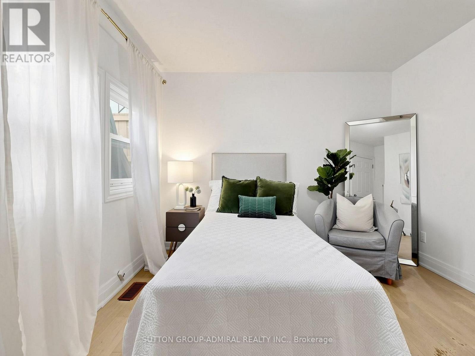 275 VICTORIA PARK AVENUE - 22