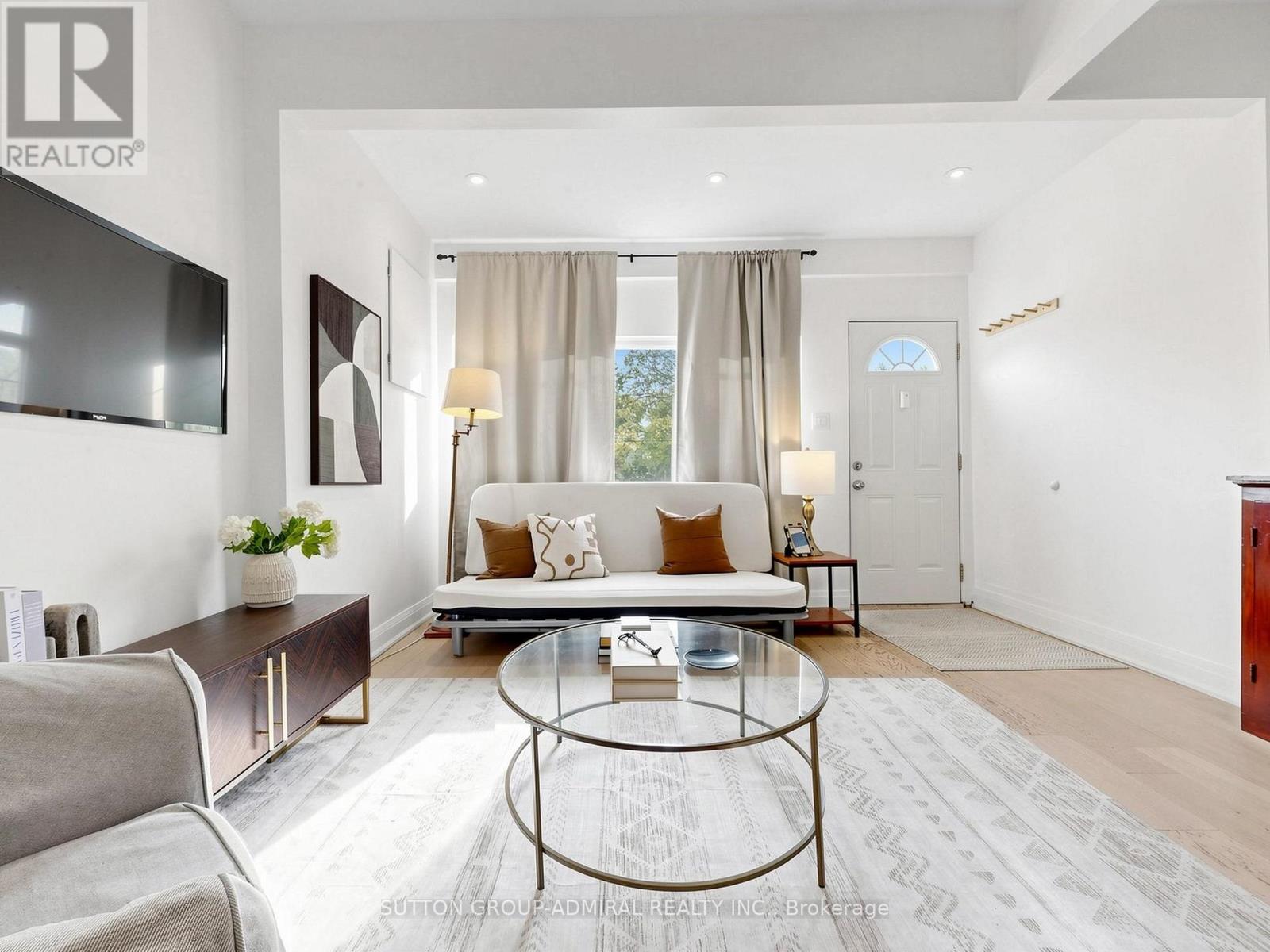 275 VICTORIA PARK AVENUE - Image 3