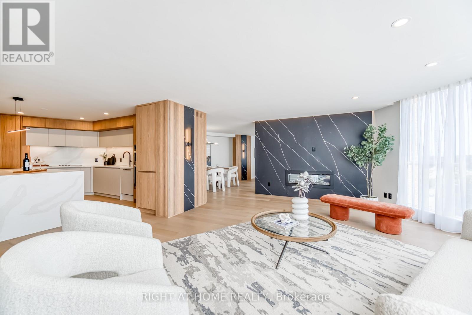 Listing photo of 501 - 85 SKYMARK DRIVE