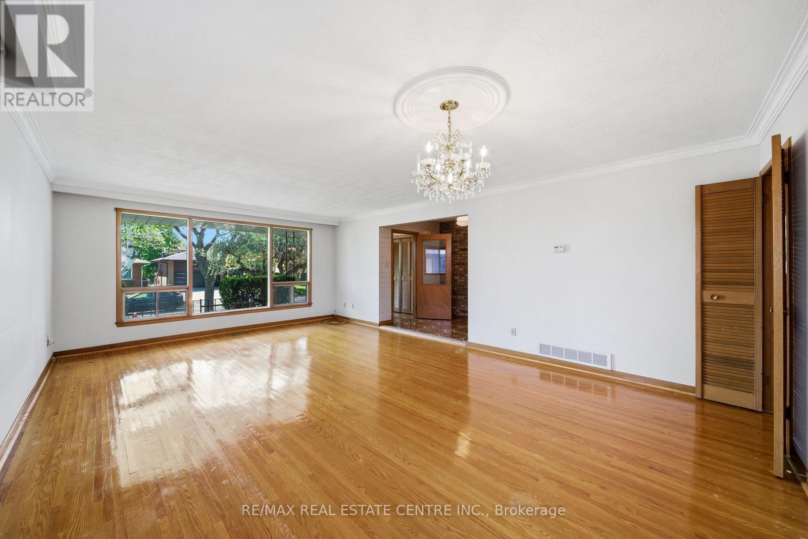 893 HOLLOWTREE CRESCENT - 17