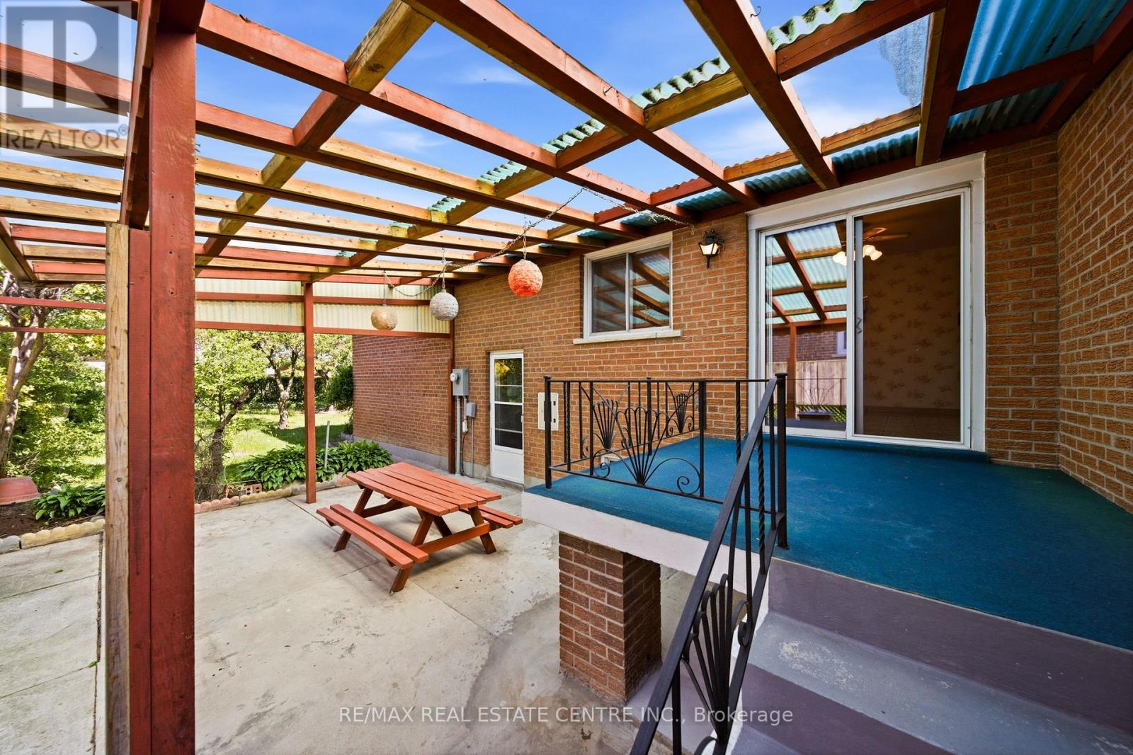 893 HOLLOWTREE CRESCENT - 41