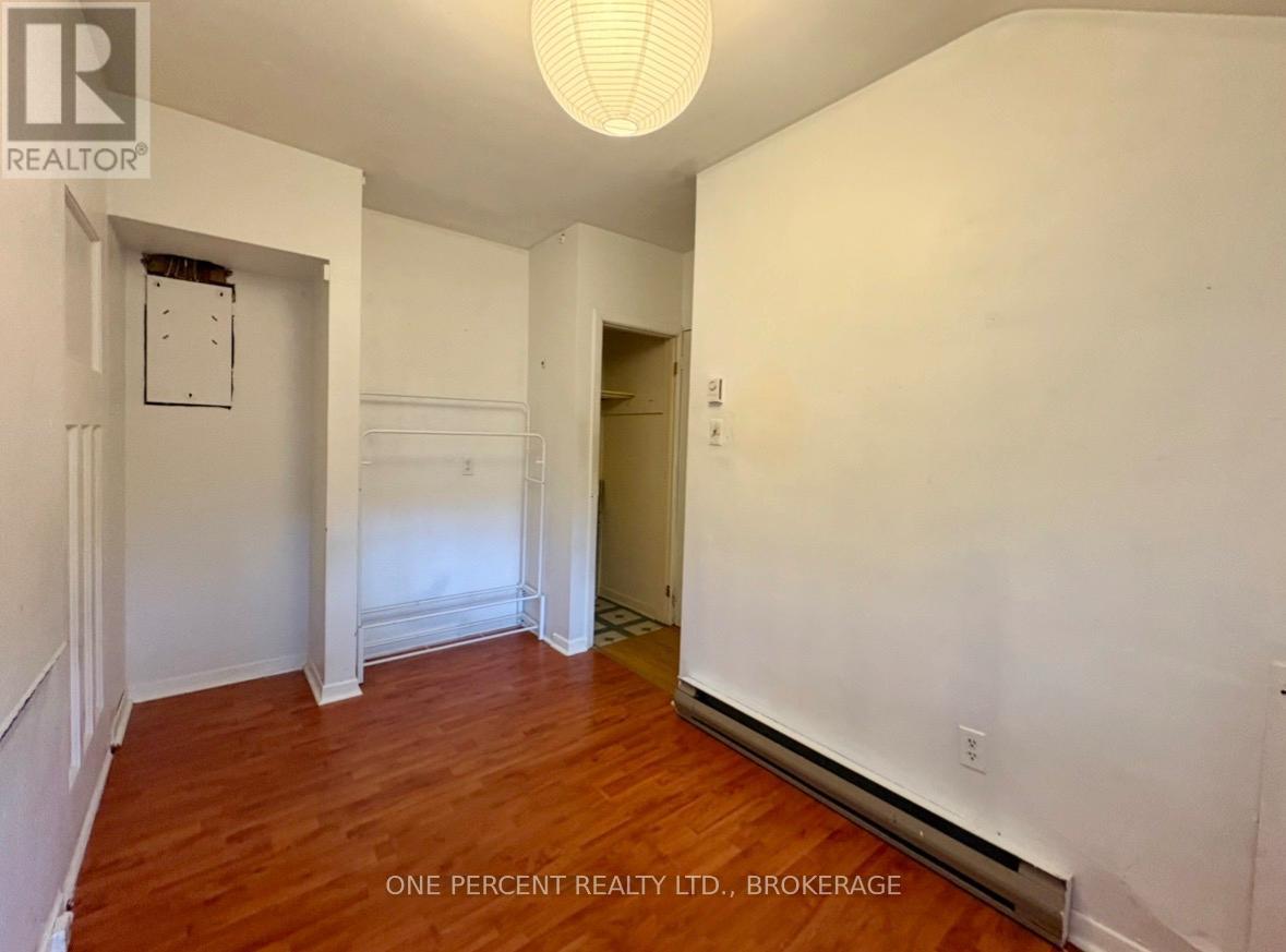 3 - 382 EARL STREET