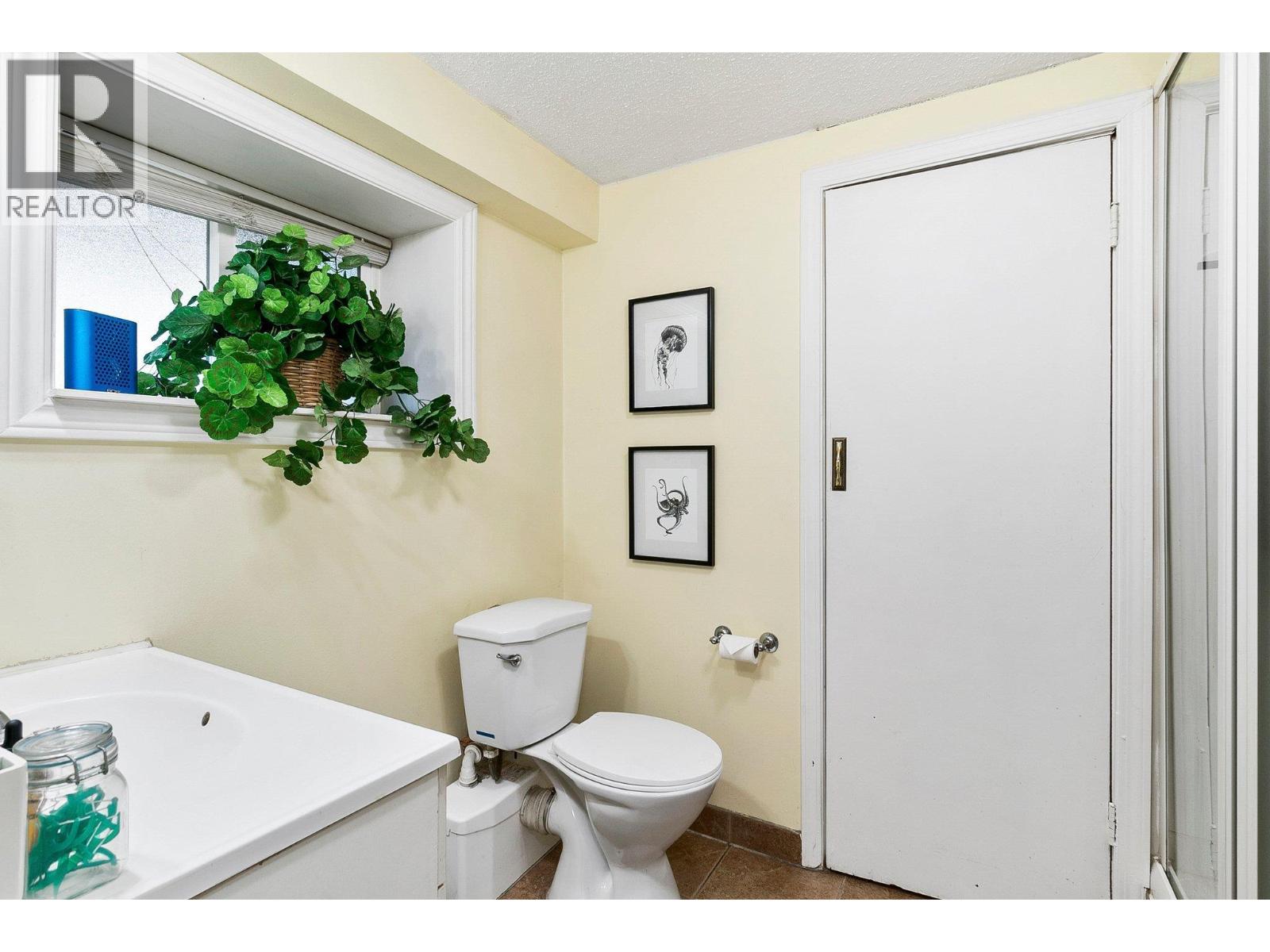 958 Stockwell Avenue - 14