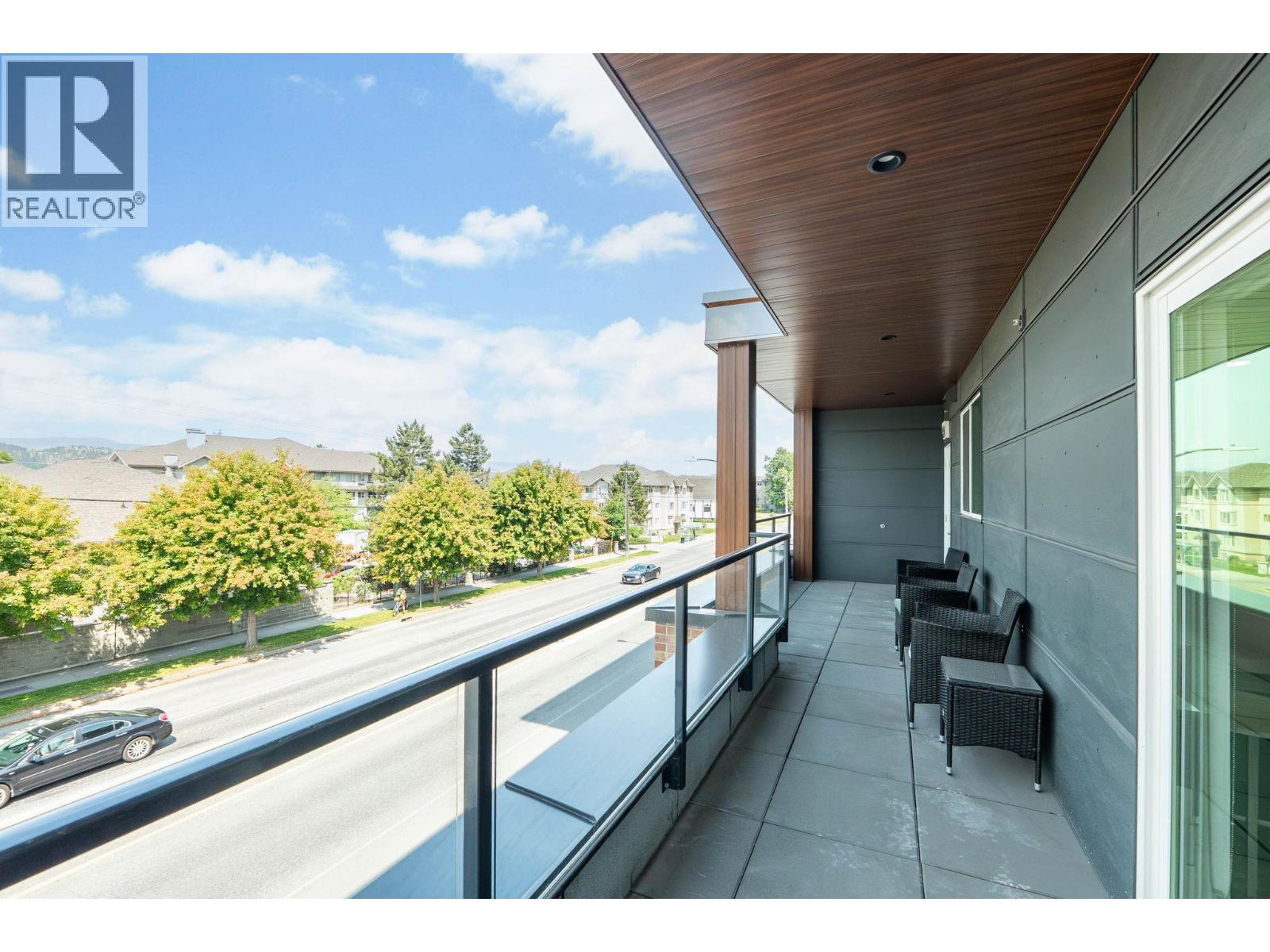 #203 615 Rutland Road - 26