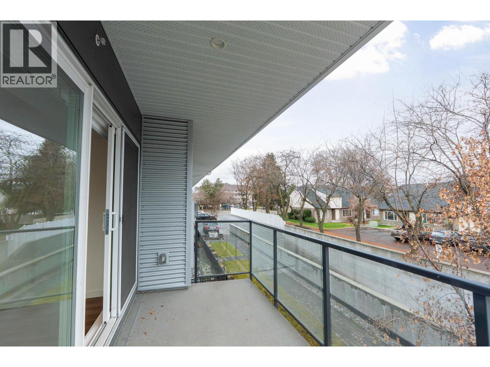 #203 615 Rutland Road - 22