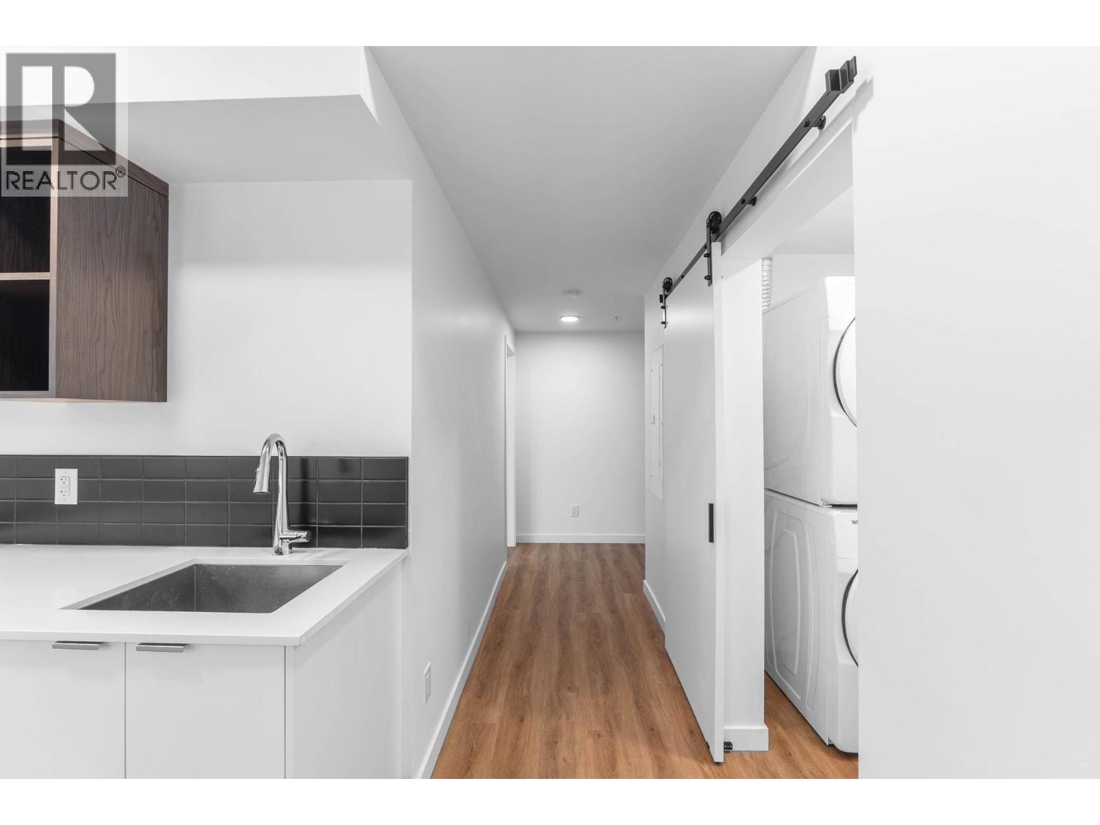 #203 615 Rutland Road - 16