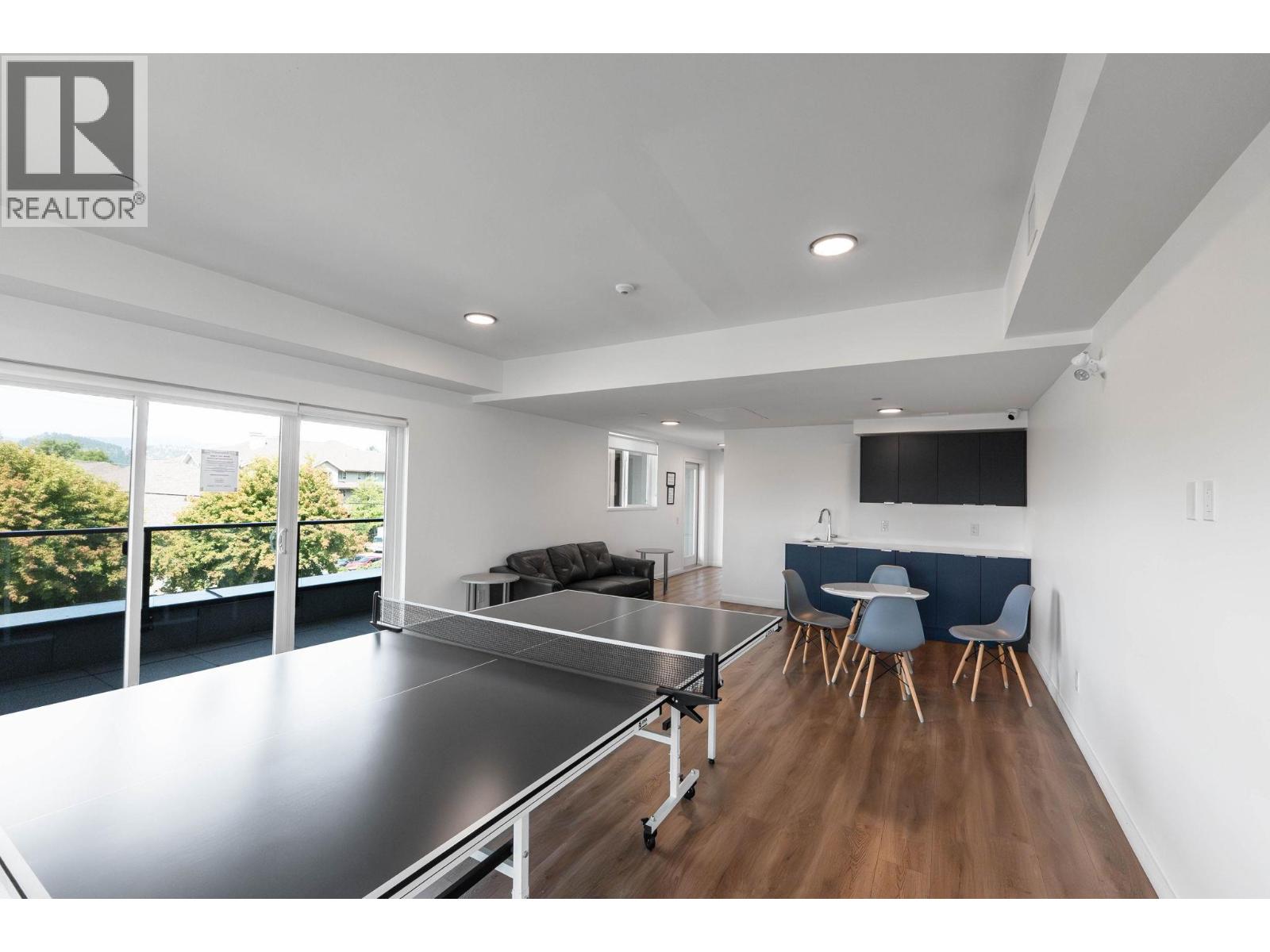 #203 615 Rutland Road - 23