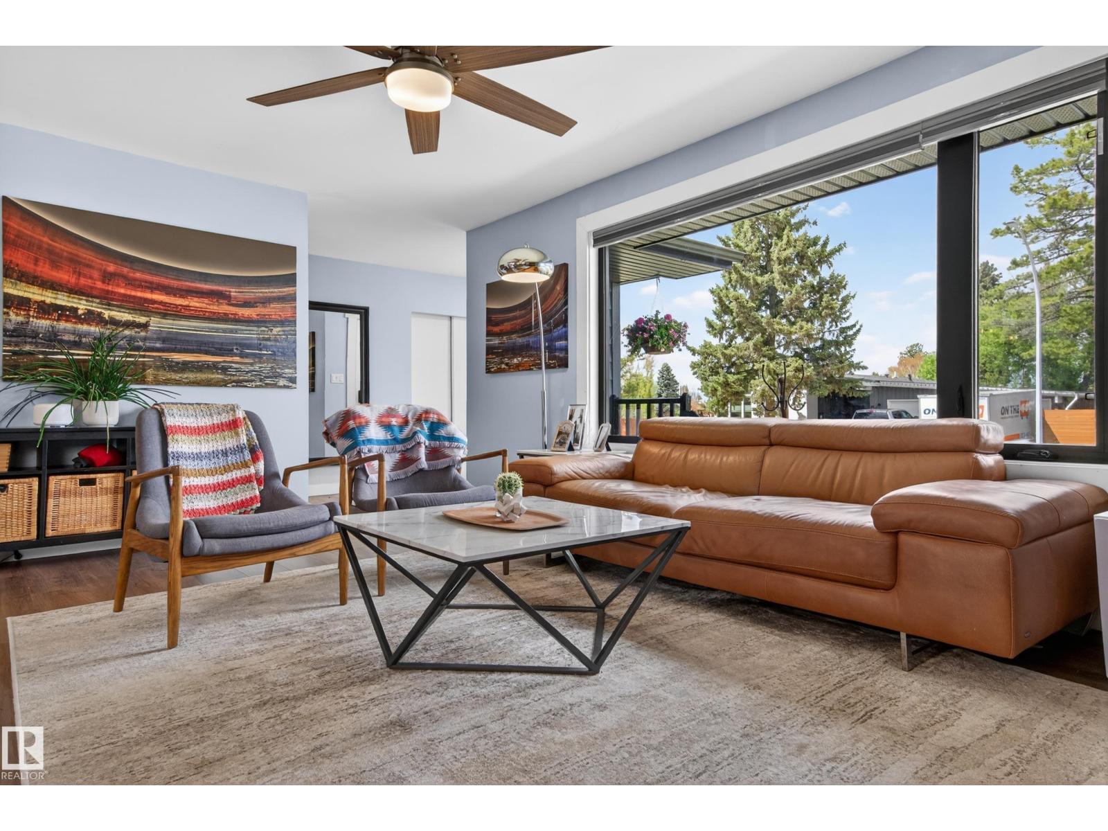 6707 92B AV NW - 11