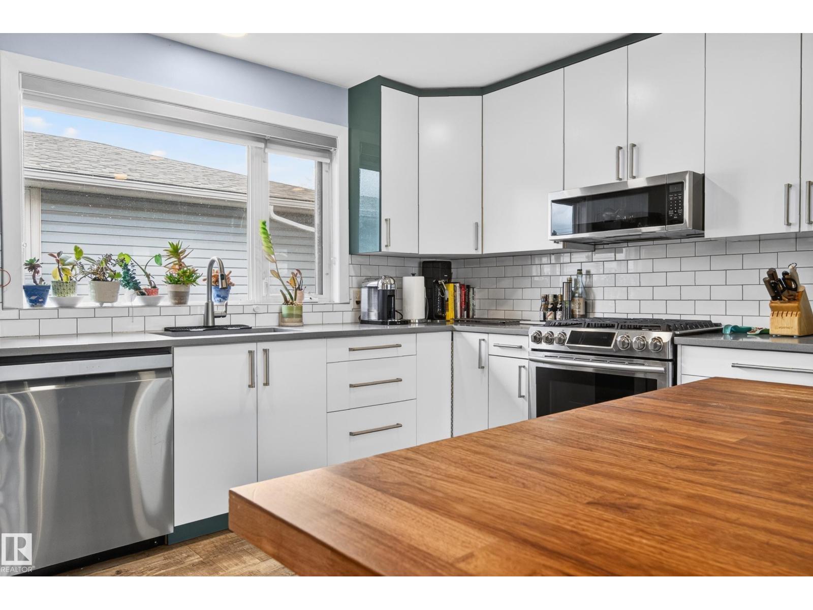 6707 92B AV NW - 21