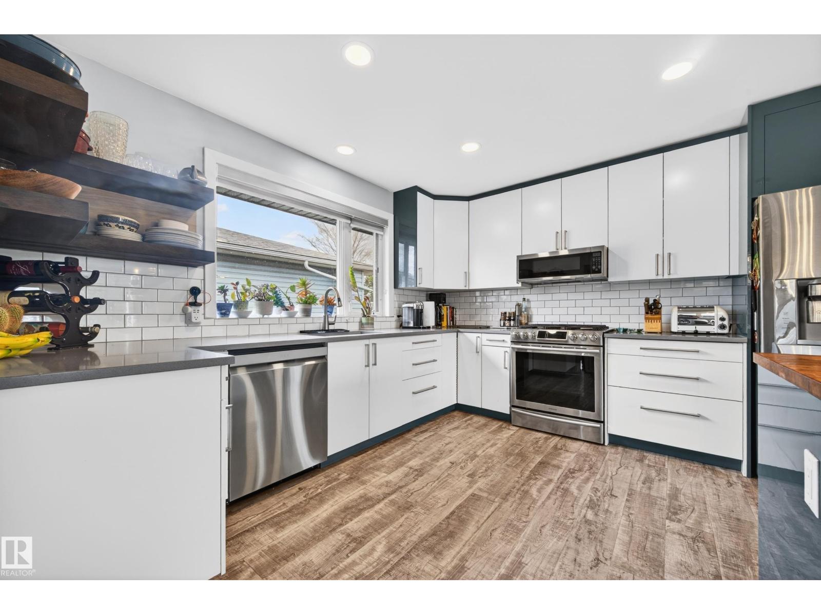 6707 92B AV NW - 23