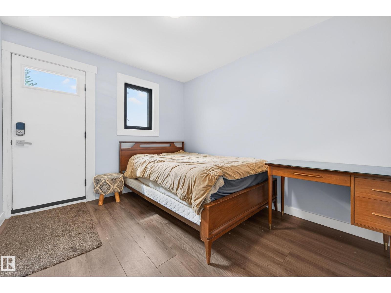 6707 92B AV NW - 35