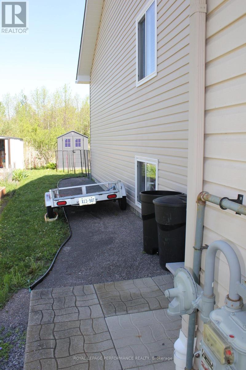 51 ABAGAIL CRESCENT - 38
