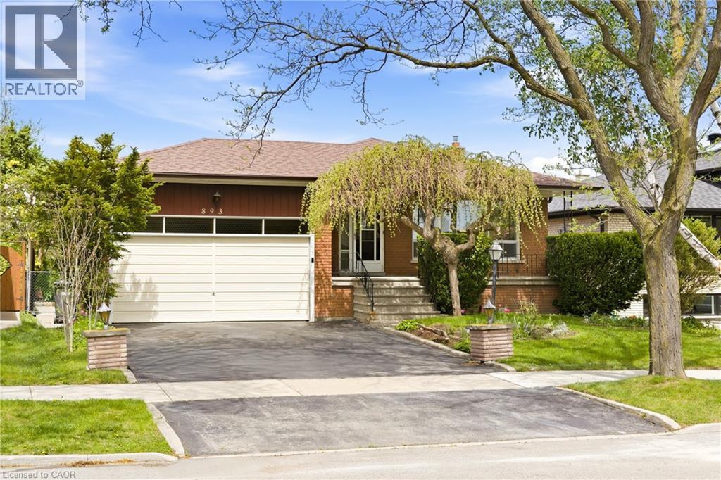 893 HOLLOWTREE Crescent - Image 3
