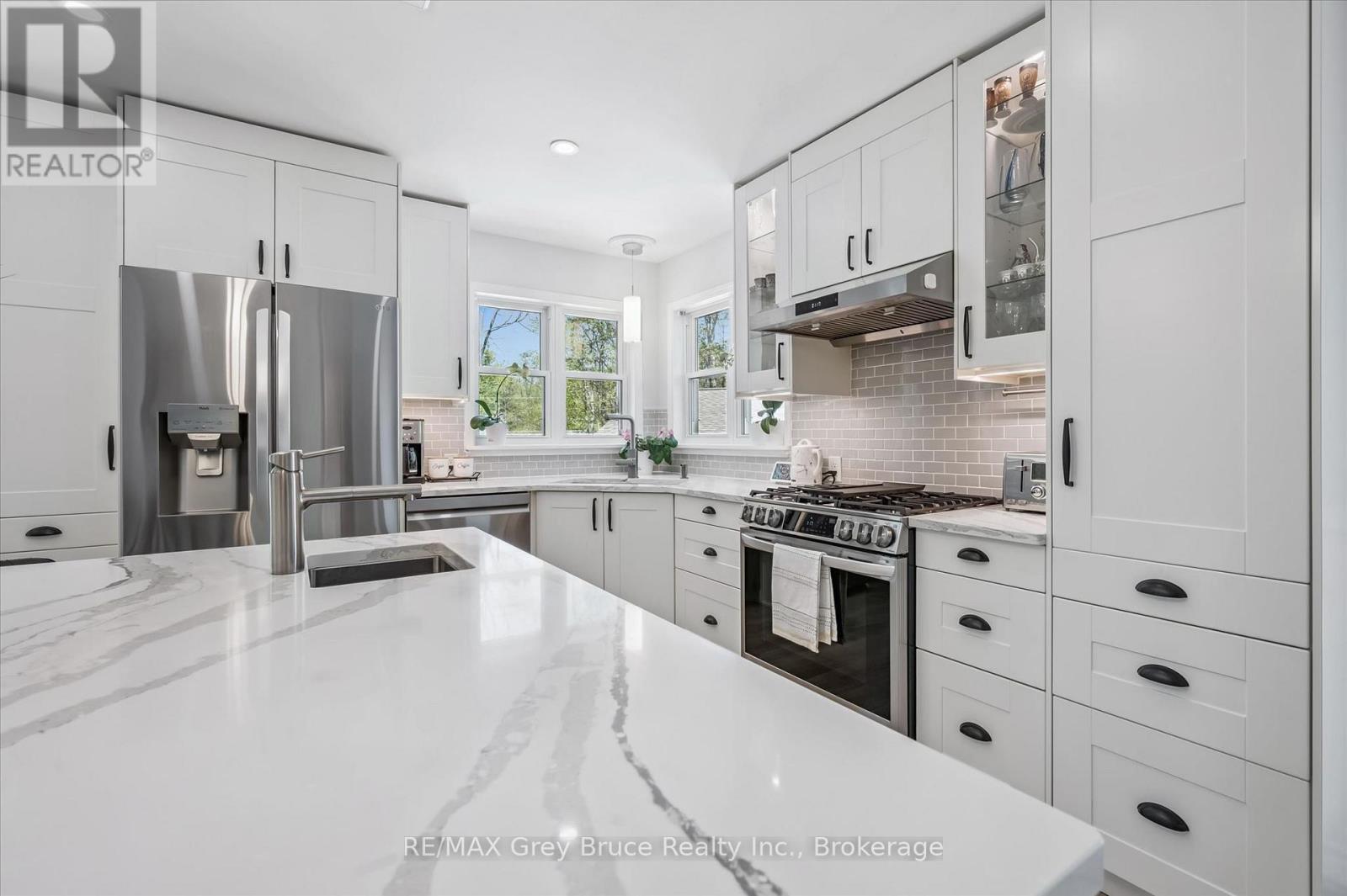 50 CREEK SIDE CRESCENT - 8