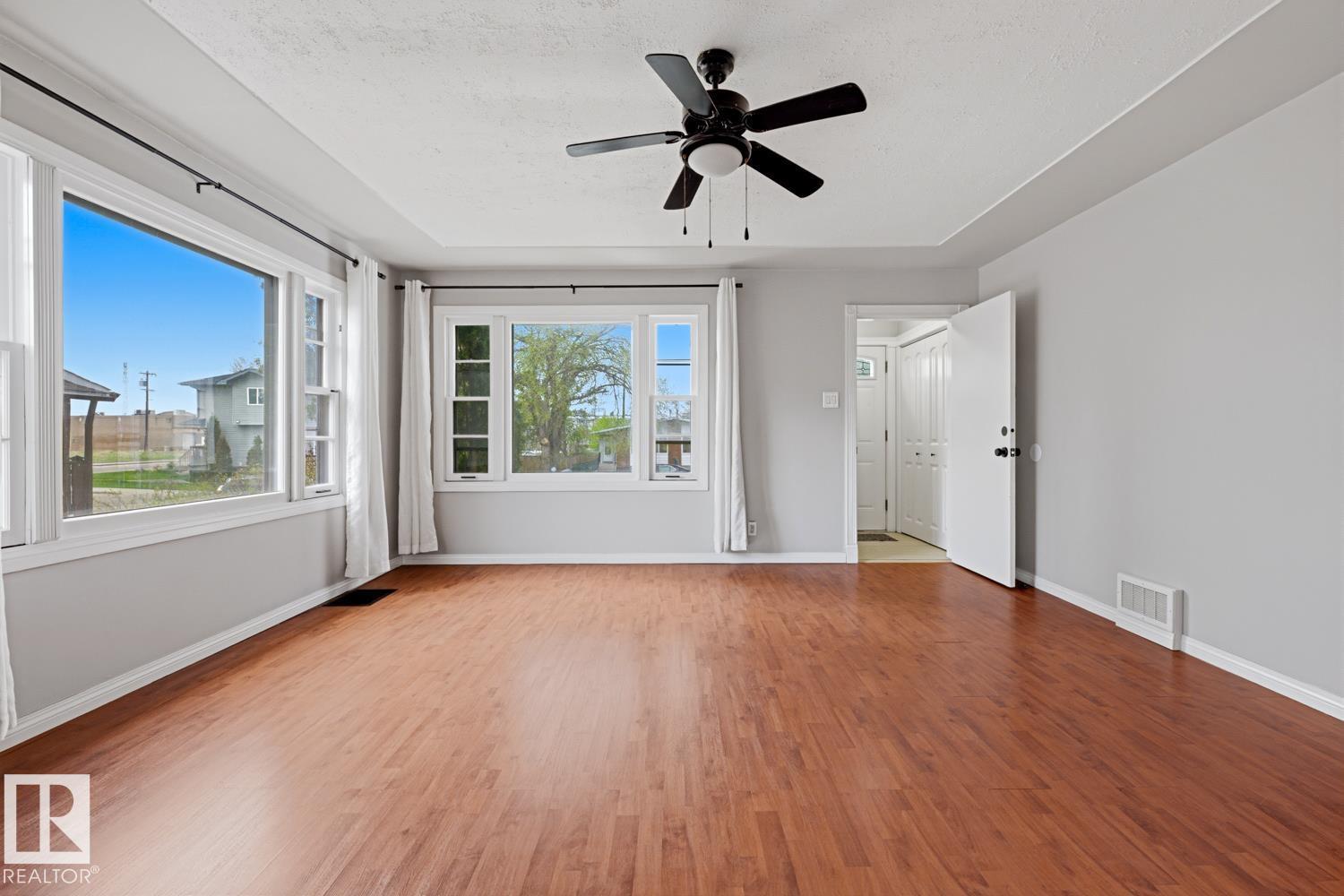 10217 155 ST NW - 4