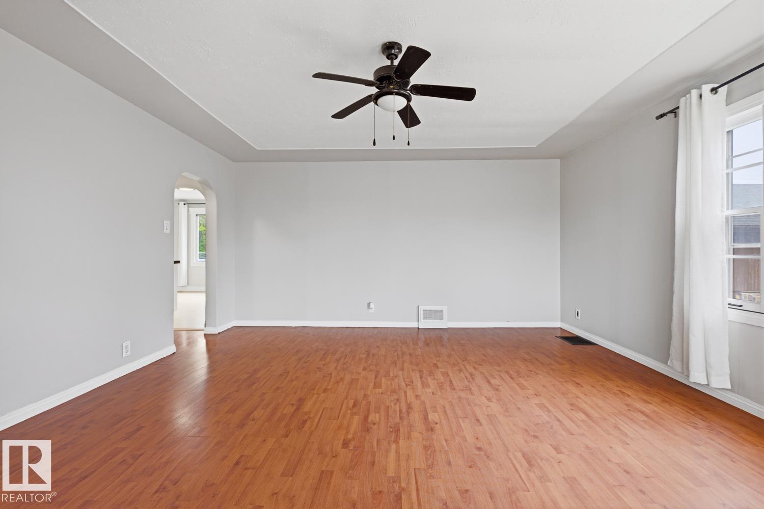 10217 155 ST NW - 5