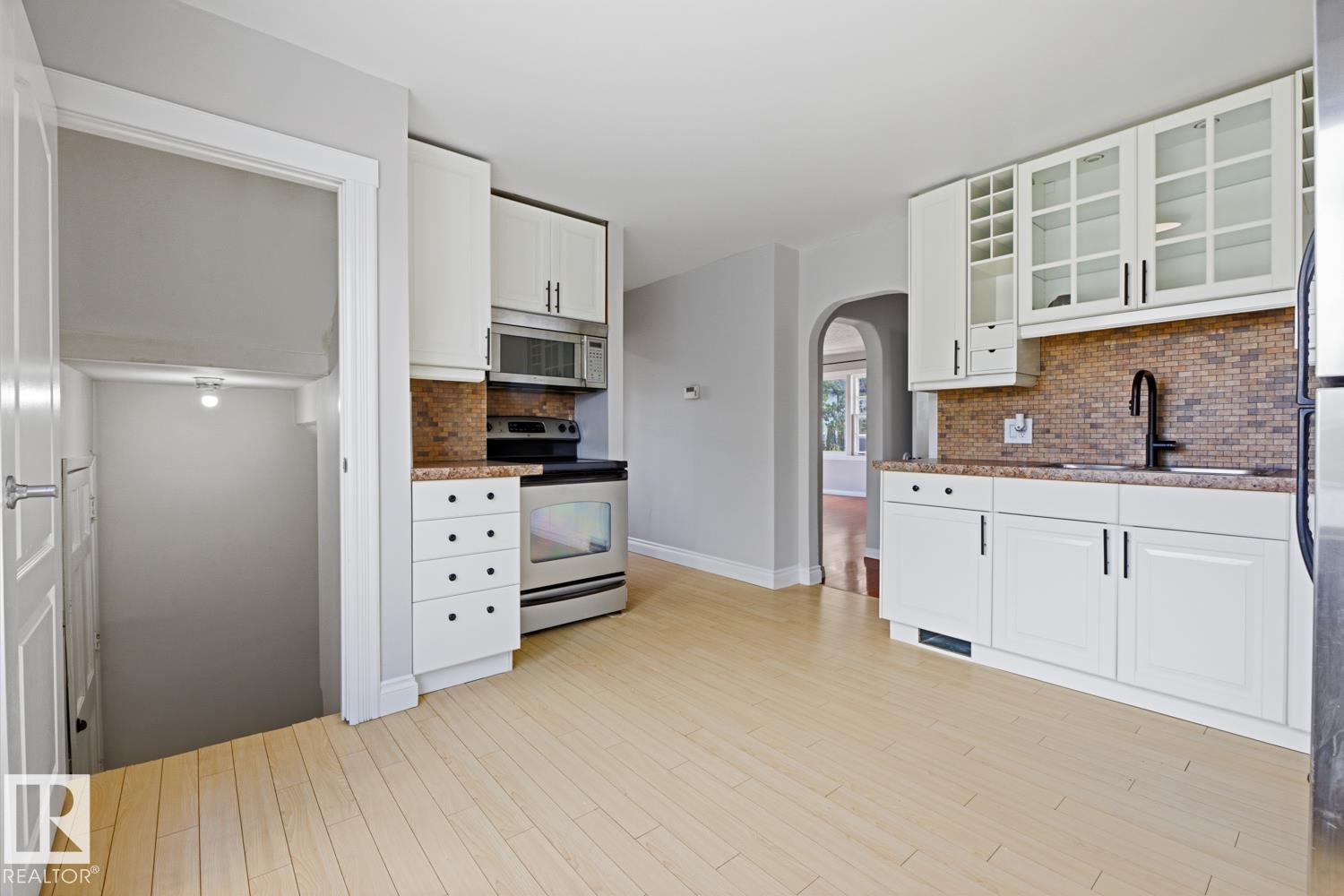 10217 155 ST NW - 7