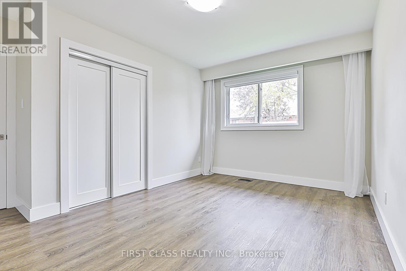 24 FINTONA AVENUE - 19