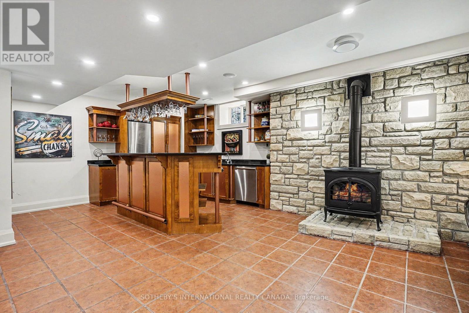 42 PRINCE ADAM COURT - 8