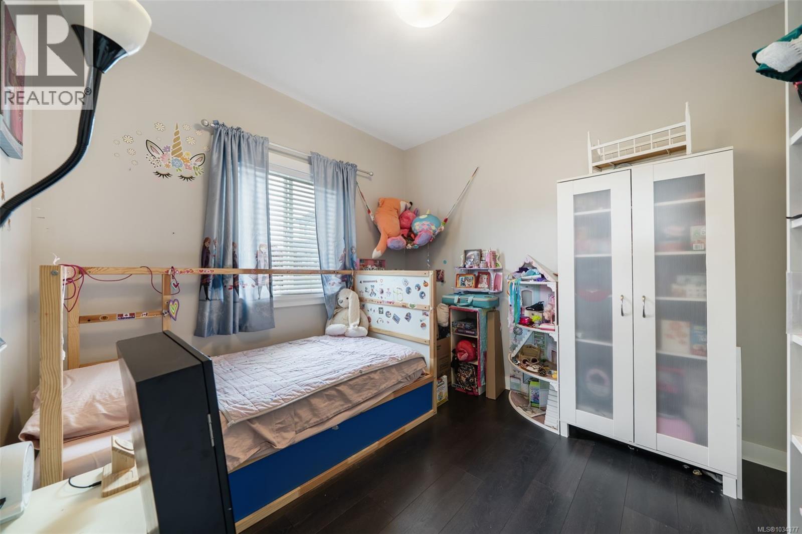 1005 Boeing Close - 18