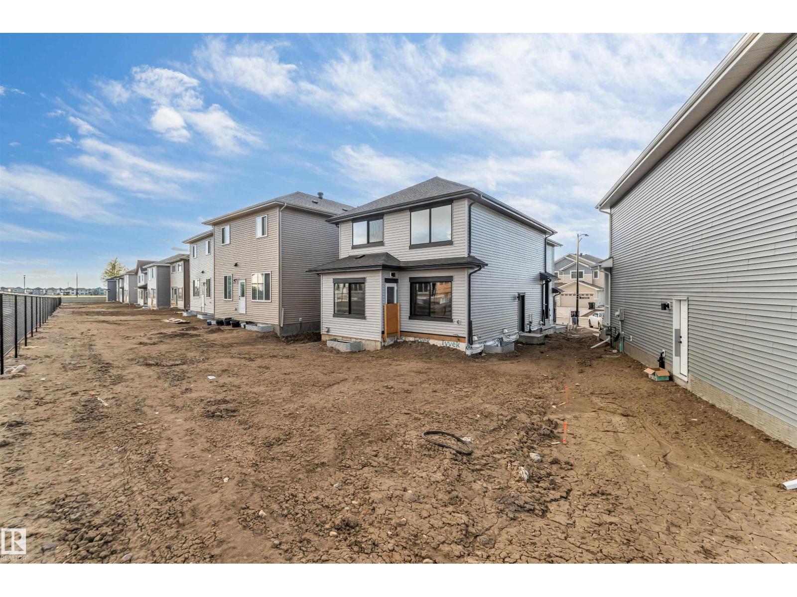 911 18 AV NW - 21