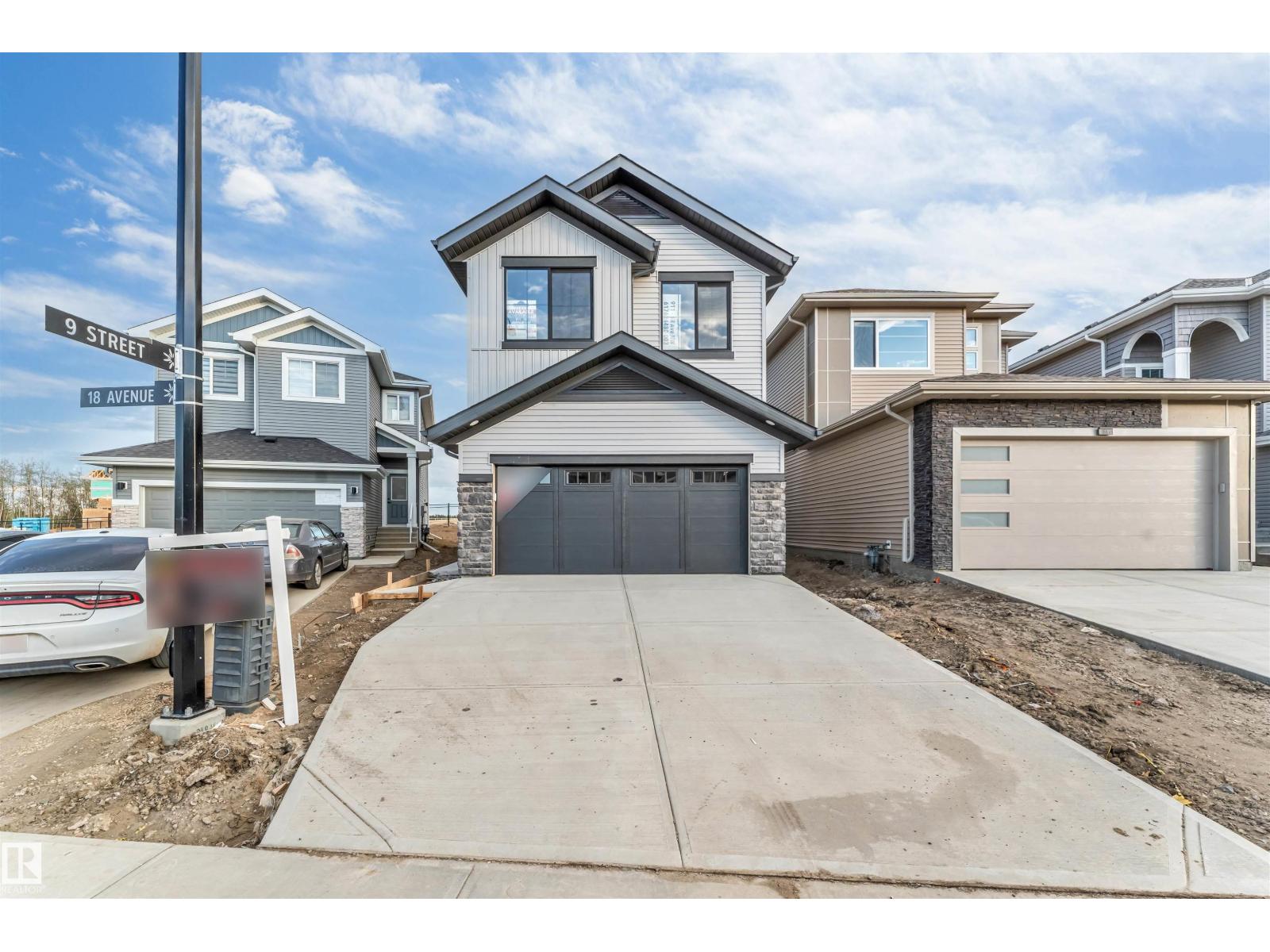 911 18 AV NW - Image 2