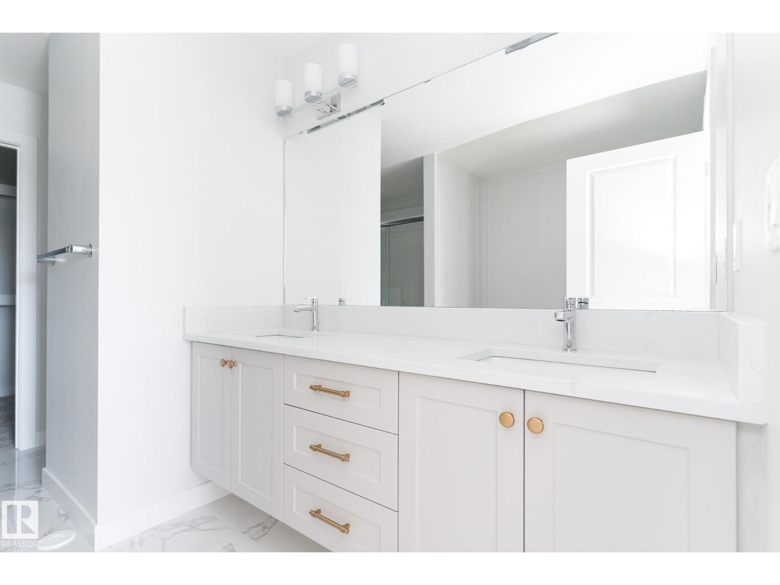 935 18 AV NW - 5