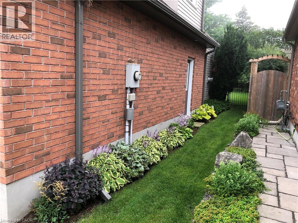 44 CRANE Crescent - 40