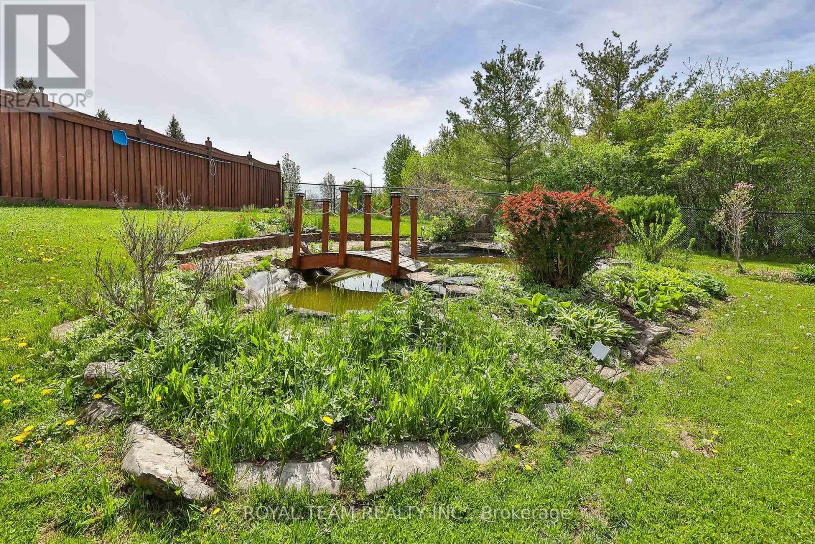 2 SANDWAY CRESCENT - 40