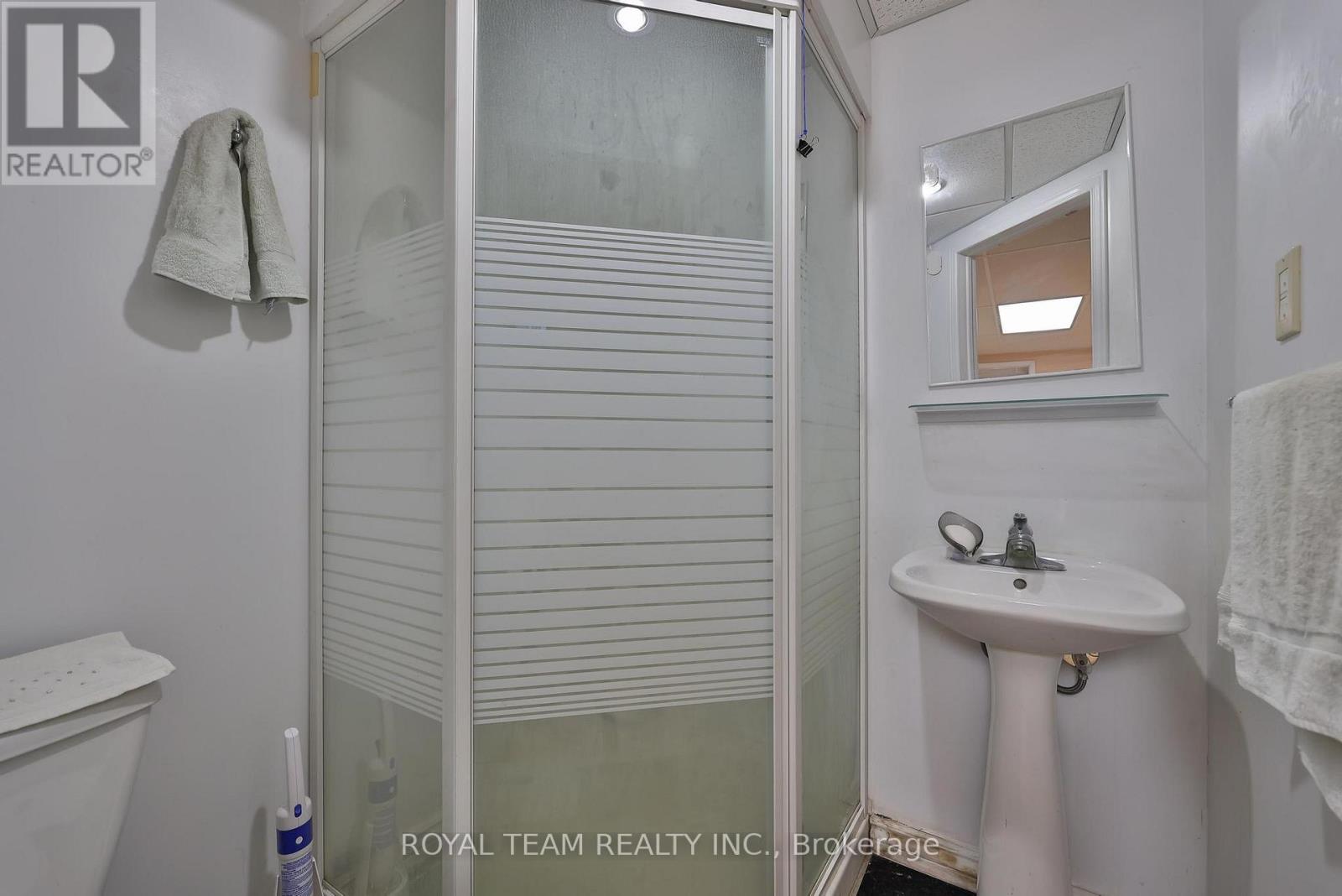 2 SANDWAY CRESCENT - 37