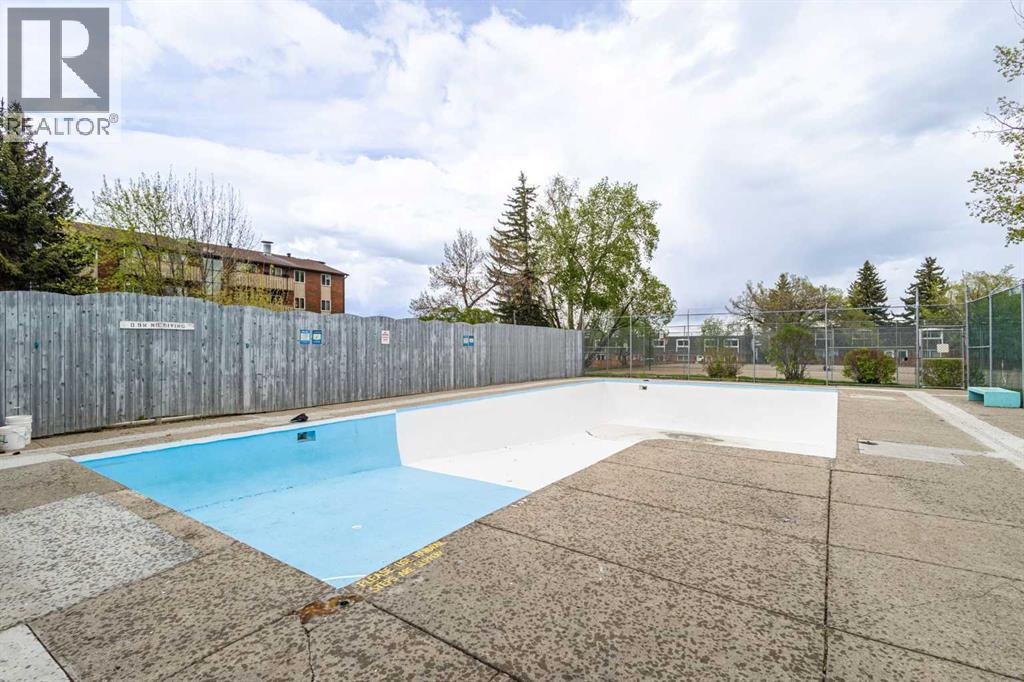 #153 330 Canterbury Drive SW - 40