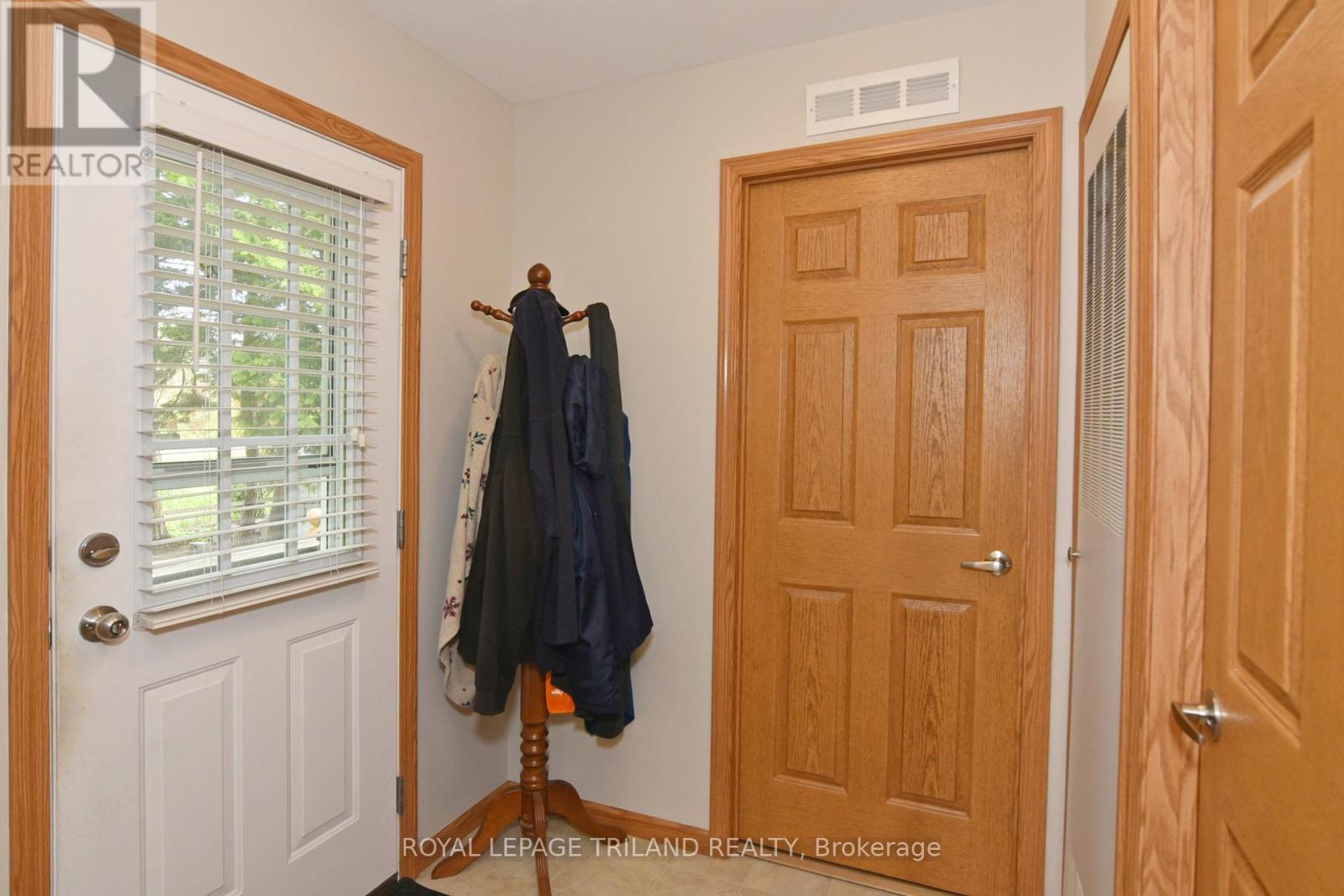 #15 9385 IPPERWASH ROAD - 23